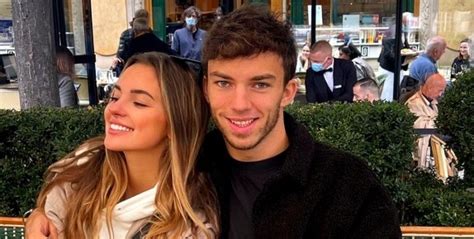 vriendin pierre gasly|Dit is de vriendin van Pierre Gasly: met Kika Gomes vormt hij hét。